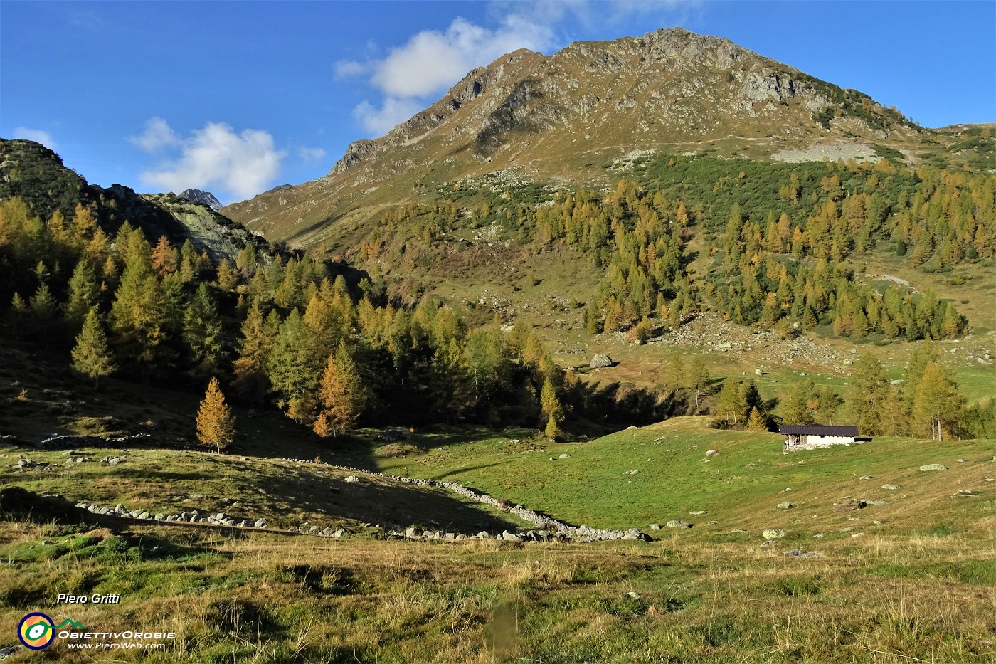 29 Baita 'I Palta'con barek e vista in Colombarolo.JPG